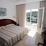 Xuroy Hotel