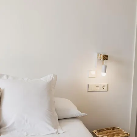 Xuroy Hotel 2*
