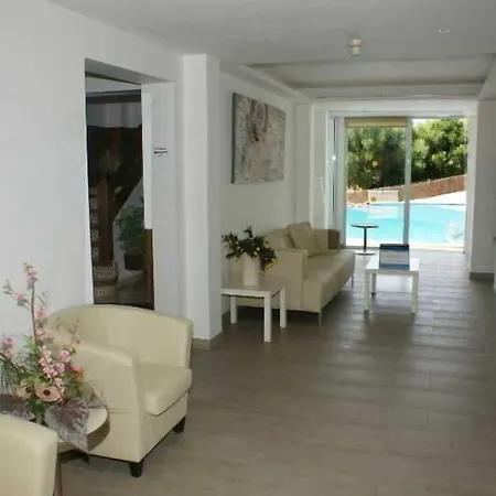 Xuroy Hotel