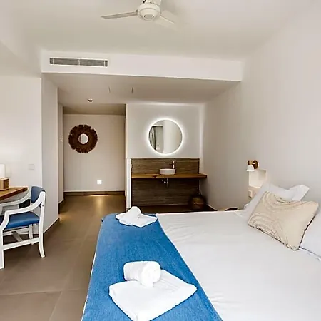 Xuroy Hotel
